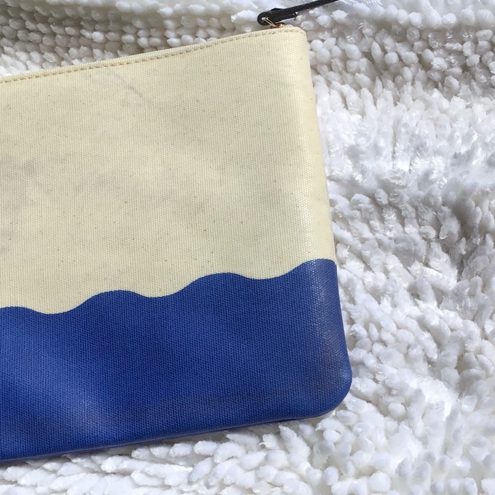 💙 LOVED BEWARE OF SHARKS 🦈 Kate Spade Clutch - Picture 8 of 14